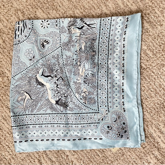 100% silk scarf 52cm × 52cm - Picture 2 of 4